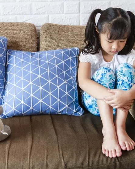 Little girl has problems with home alone