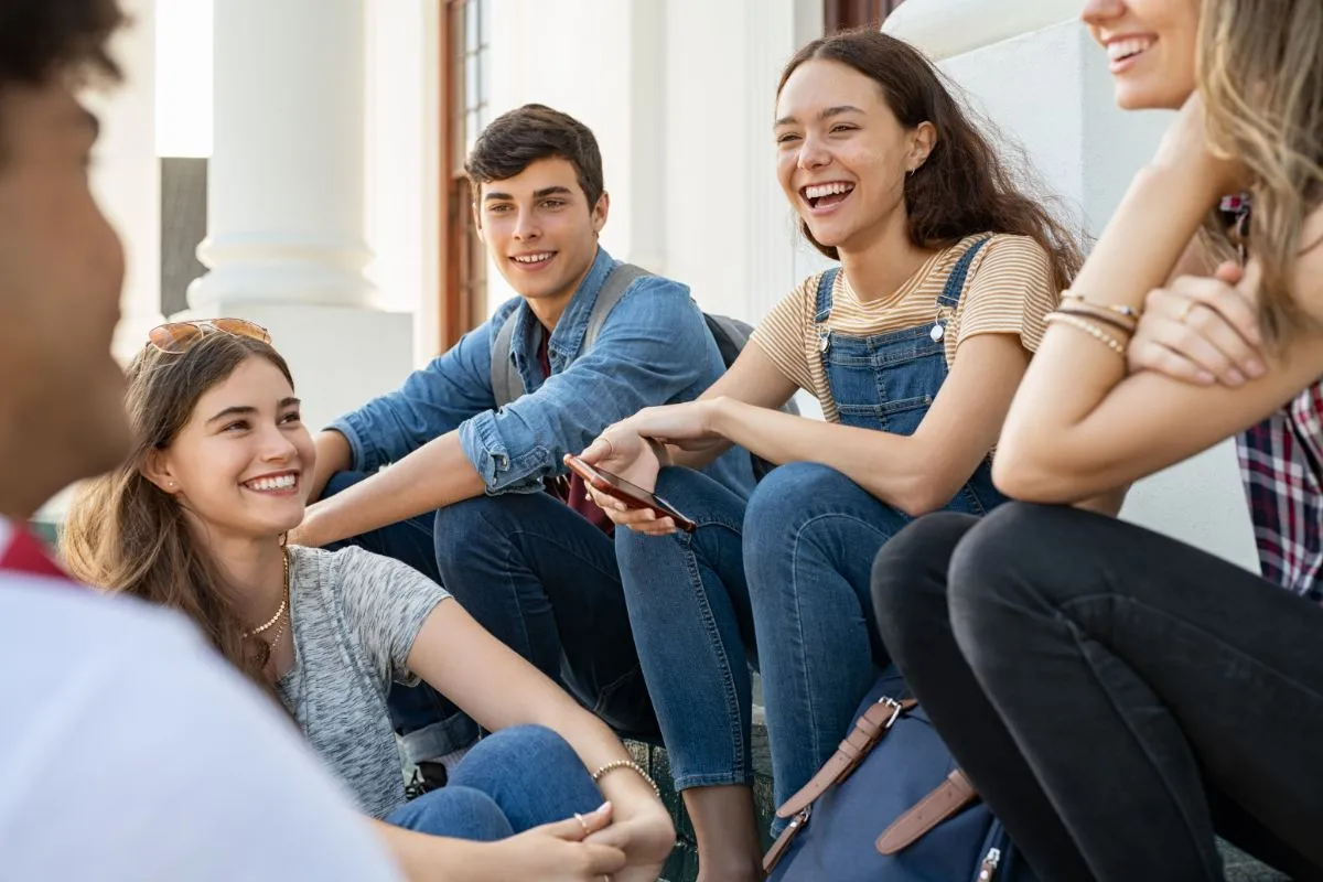 5 Ways How to Make New Friends as a Transfer Student in High School