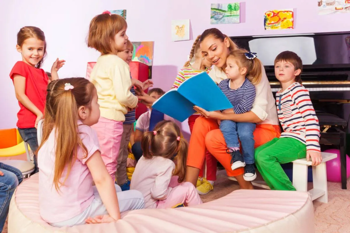 How Story Time in Schools Encourages Communication in Children