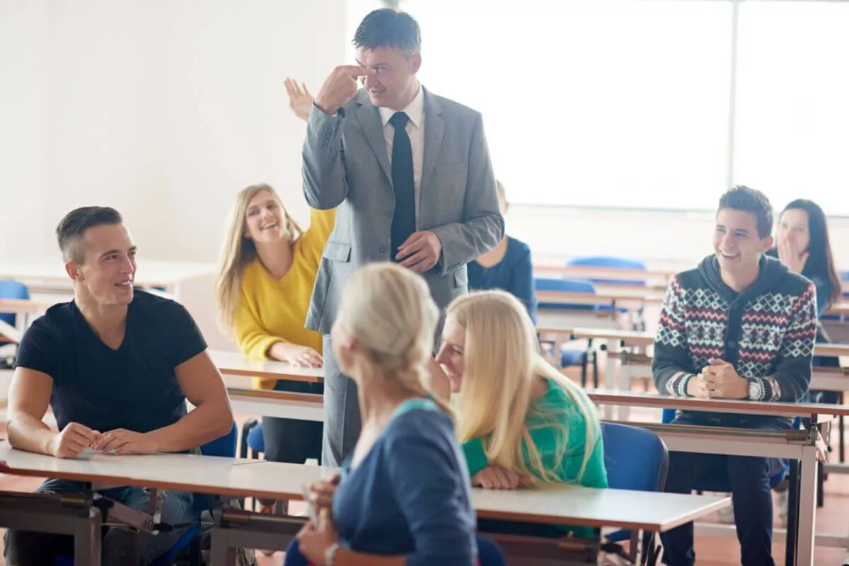 Key academic and social benefits of studying at an international school.